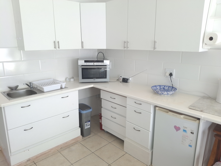 To Let 1 Bedroom Property for Rent in Fish Hoek Western Cape